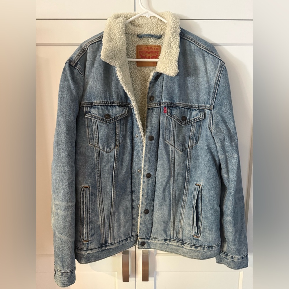 Levi's Light Blue Denim Jacket with Cream Sherpa
